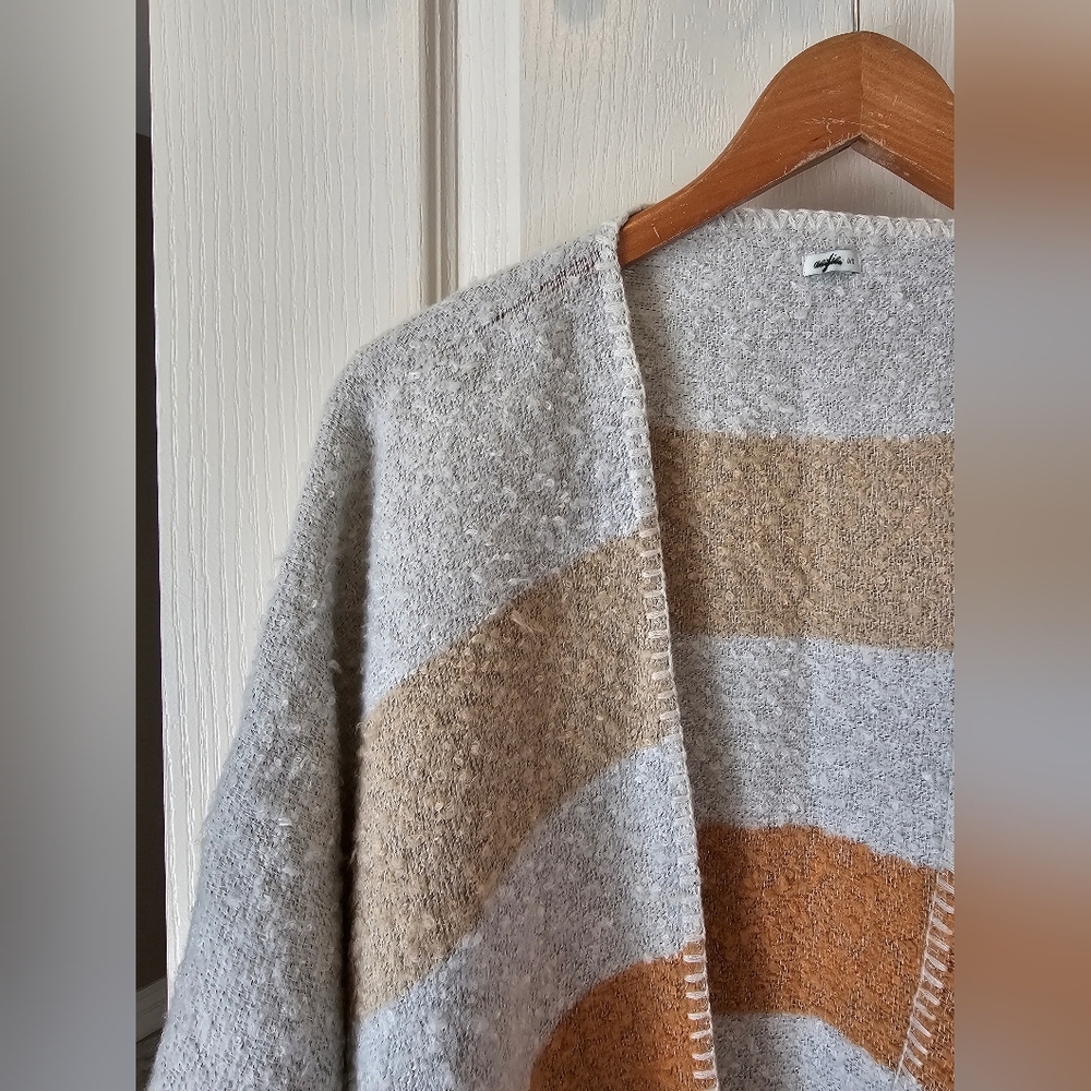 Aerie Sweater Kimono OS - Picture 2 of 2